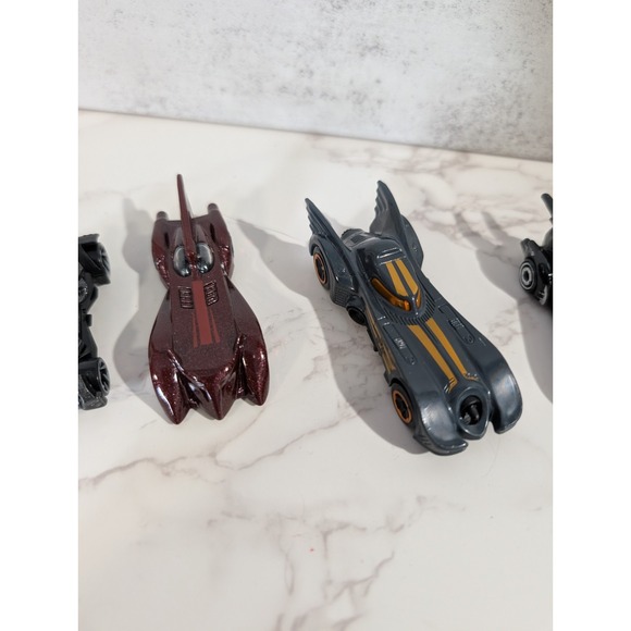 HOT WHEELS BATMOBILES LOT OF 6 LOOSE NEAR MINT - Picture 3 of 15